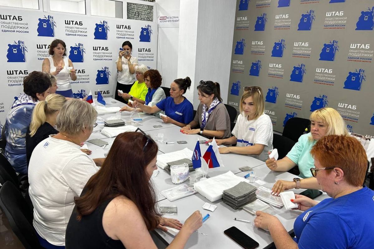 В Саратове волонтёры «Единой России» провели мастер-класс по изготовлению «сухого душа»