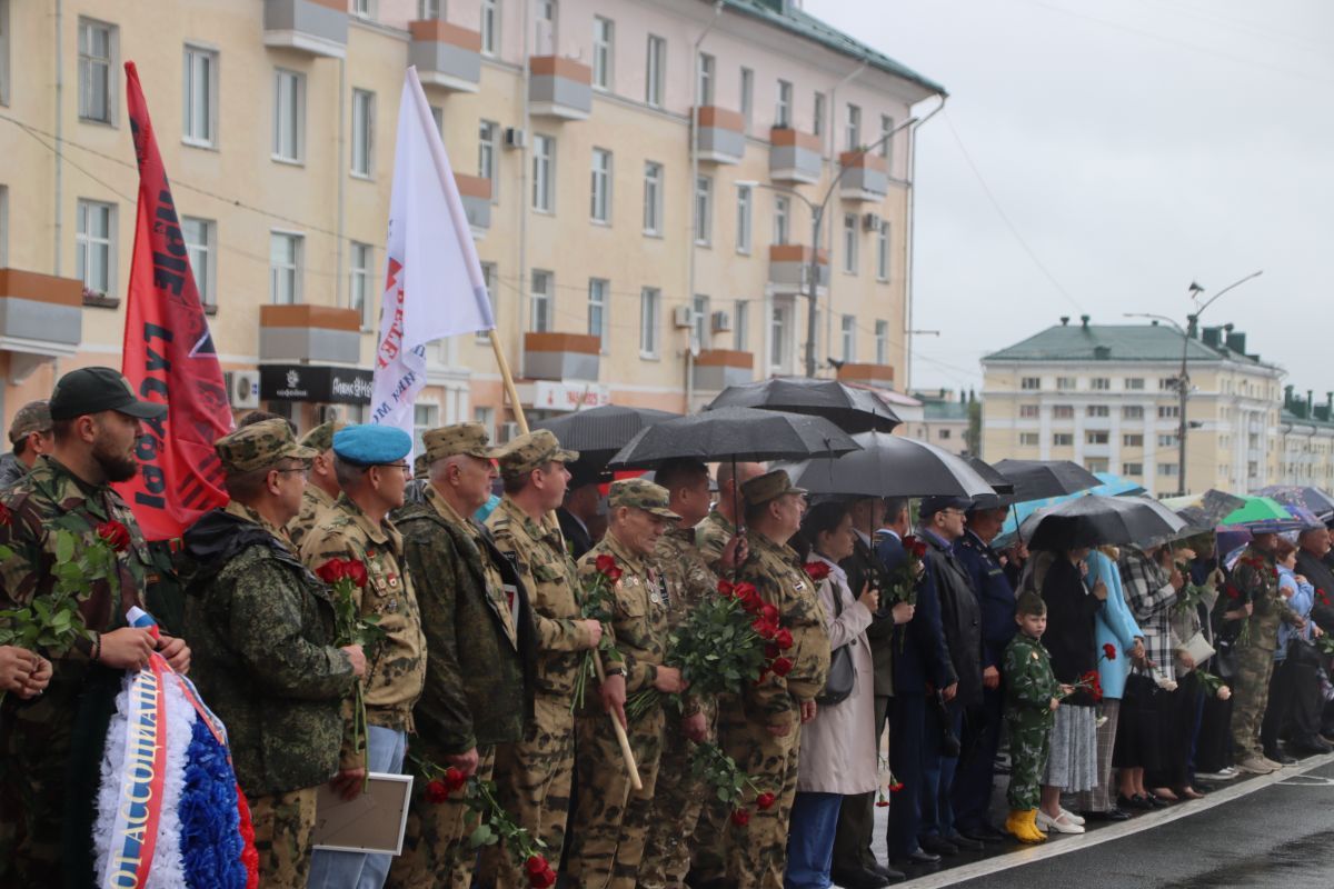 «Единая Россия» организовала в регионах патриотические акции в День ветеранов боевых действий