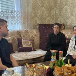 Депутат Госдумы Артём Бичаев посетил семью погибшего участника СВО в Шамильском районе