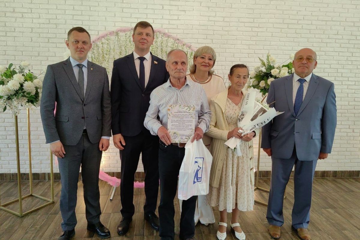 Парад семей, вручение медалей и концерты – Смоленщина с теплотой отметила День любви, семьи и верности