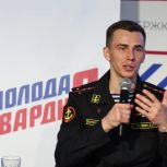 Герой России с позывным «Струна» Владислав Головин встретился с молодежью Челябинской области
