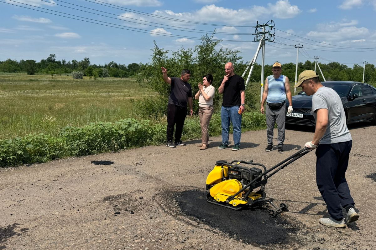 В поселке Пруды благоустроили детскую площадку и установили освещение