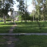Александр Дроздов проверил благоустройство и безопасность сквера «Казачий»