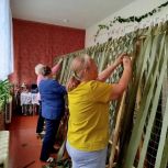 Аткарские волонтеры сделали 178 маскировочных сетей для бойцов на СВО