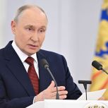 Владимир Путин поручил в ходе избирательной кампании особое внимание уделить общению с людьми и сбору их наказов