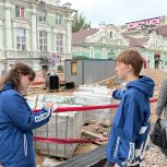 Активисты «Единой России» оценили ход благоустройства Трёхсвятской улицы