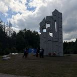 Субботники на воинских мемориалах прошли в Кипенском и Гостилицком сельских поселениях