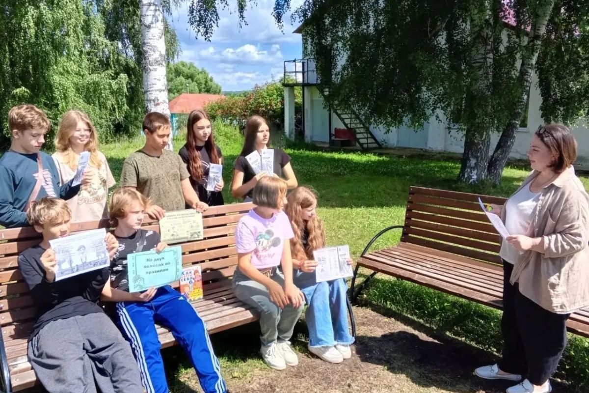 Сторонники «Единой России» провели лекцию по ПДД для школьников села Заречное Ульяновской области