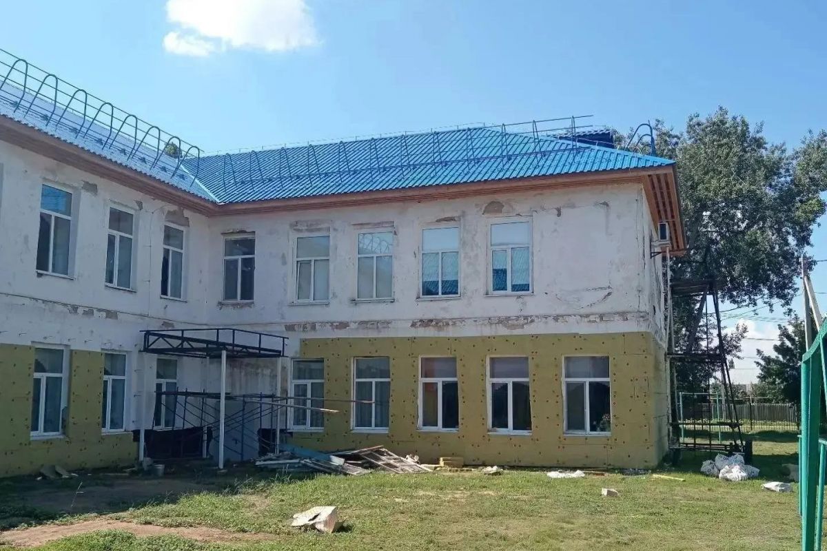 В оренбургских селах продолжается ремонт объектов образования по партпроекту «Новая школа»