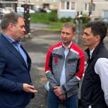 «Единая Россия» контролирует создание комфортной среды: в Череповце завершается обустройство новой детской площадки