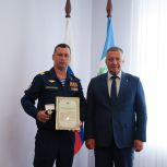 Губернатор Игорь Кобзев провел встречу с участником специальной военной операции, уроженцем региона Сергеем Ащеуловым