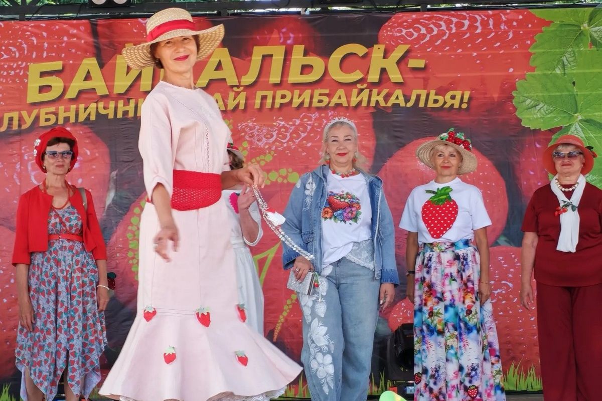 «Подиум без возраста»: модели старшего поколения задали модный тренд на фестивале «Виктория-2026» в Байкальске