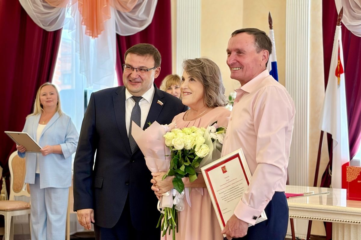 В Череповце чествовали супружеские пары, отметившие полувековой юбилей совместной жизни
