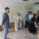 В Каспийске проверили ход капремонта школы №6 в рамках Народной программы «Единой России»