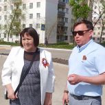 «Партийный десант» оценил обновленную площадку у татарского драмтеатра в Туймазах
