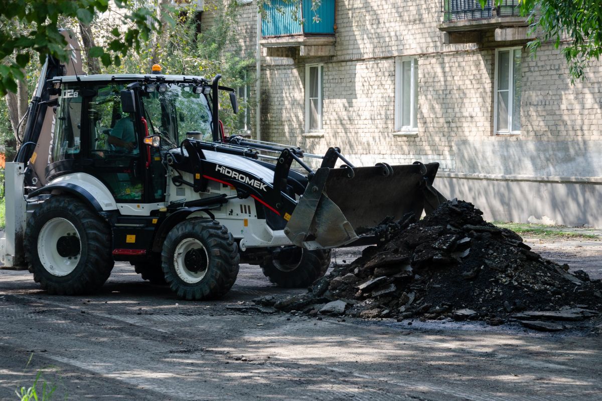 «Безопасные дороги»: в Кыштымском округе подрядчик приступил к капитальному ремонту улицы Дёмина