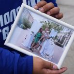 Активисты «Молодой Гвардии Единой России» организовали семейную фотосессию для жителей и гостей Казани