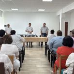 Диалог с медиками: депутат и глава Ассоциации работников здравоохранения Республики посетили Володарскую ЦРБ