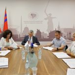 Избирательная комиссия Волгоградской области зарегистрировала первых трех кандидатов на выборах в Государственную Думу