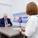 Упрощение оформления прав на земли и объекты общего пользования в садоводческих некоммерческих товариществах обсудили Андрей Зыков и Оксана Кузьмина