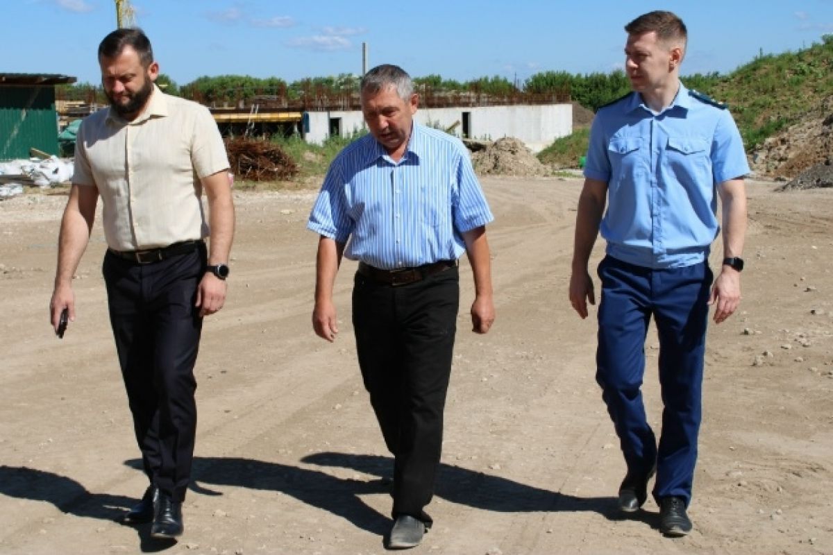 Дмитрий Хотенцев проинспектировал строительство нового корпуса Дядьковской школы в Рязанском округе