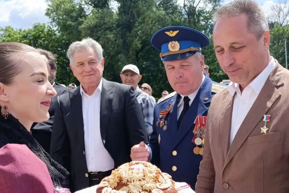 При участии «Единой России» Новочеркасск встретил автопробег «Дорогами народных ополченцев»