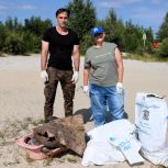В Покачах активисты «Единой России» присоединились к экоакции «Чистая вода»