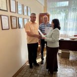 Депутат Шарбану Кутоякова всегда открыта для общения с жителями Кизильского округа
