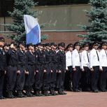 Рязанские единороссы поздравили выпускников университета МВД с получением лейтенантских погон