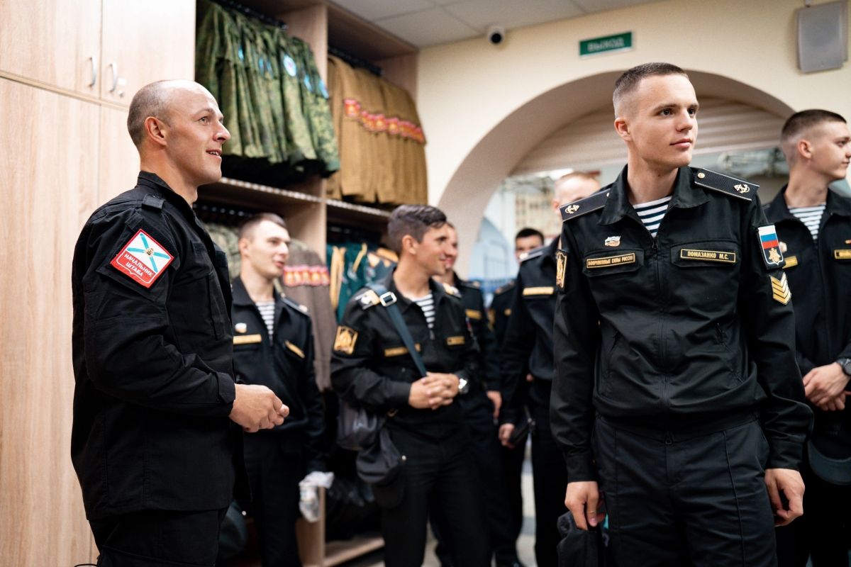 Моряки с «Перекопа» посетили центр «Патриот»
