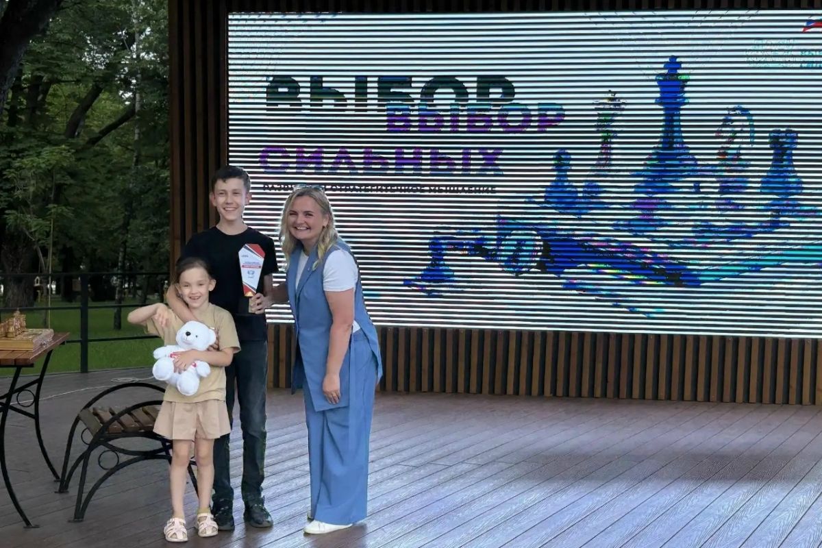 Единороссы провели сеанс одновременной игры в шахматы