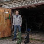 Печи для бойцов СВО: нижегородец Андрей Смирнов, несмотря на ограничения по здоровью, помогает фронту