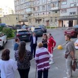 Дмитрий Даниличев обсудил вопросы благоустройства дворов с жителями Череповца