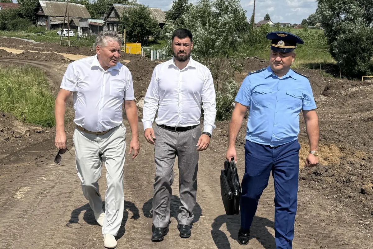 Проверили ход капитального ремонта дороги в Ибресинском округе
