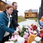 Активисты Партии почтили память детей – жертв войны в Донбассе