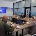 В Штабе общественной поддержки прошла встреча волонтёров движения «Золотые руки Ангела» с ветеранами СВО