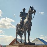 В сердце Верхнеуральска открыт памятник цесаревичу Николаю II