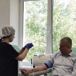 В День ветеранов боевых действий Алексей Алагулов сдал кровь для военнослужащих