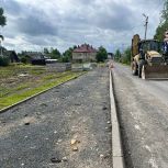Народная программа ЕР: в Няндоме на улице Леваневского дорожники завершают установку бортового камня