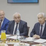 Депутаты «Единой России» берут шефство над многодетными семьями