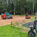 В парке Победы поселка Березник Виноградовского округа обустраивают основание под площадку для игры в городки