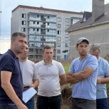 Партийный десант оценил ход работ на социальных объектах Лаишевского района