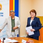 Марина Оргеева подала документы в избирательную комиссию Калининградской области для участия в выборах депутатов Государственной думы по одномандатному избирательному округу №100