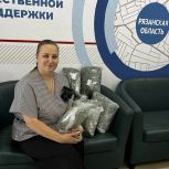На базе штаба общественной поддержки «Единой России» продолжается сбор маскировочных сетей для бойцов