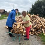 Молодогвардейцы продолжают помогать жителям Первоуральска