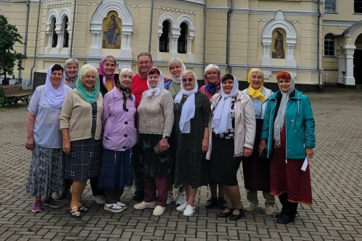 При поддержке Дмитрия Коженкина участники Народного хора посетили знаковые места Калужской области