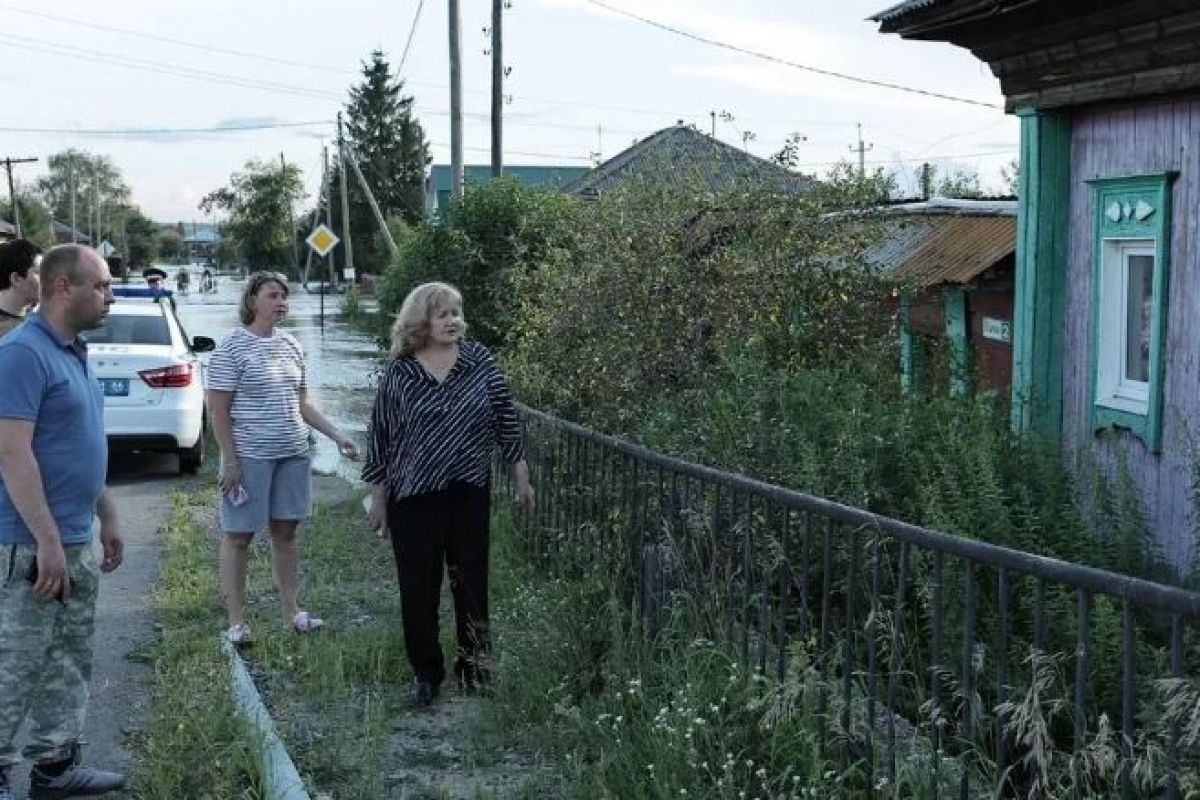 Людмила Бабушкина сообщила о волонтёрах и неравнодушных гражданах, помогающих жителям, чьи дома пострадали от дождевого паводка