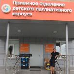 Добрые дела от партийцев в действии