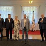 В Гатчинском Доме культуры поздравили представителей бизнеса с Днем торговли