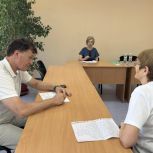 Депутат «Единой России» Сергей Суховенко провёл личный приём граждан в хуторе Пухляковском Усть‑Донецкого района